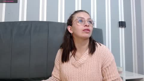 Snapshot of _isaabellaa chatting on 6, 1, 2025 Isa online show from 6, 1, 2025