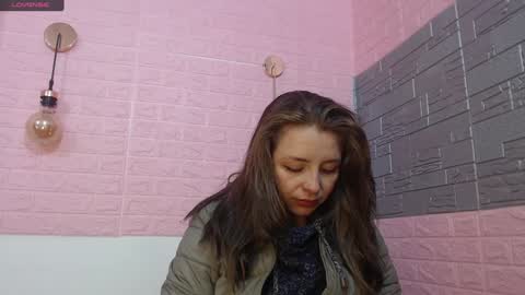 Snapshot of _isaabellaa chatting on 2, 2, 2025 Isa online show from 2, 2, 2025