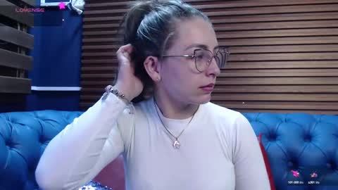 Snapshot of _isaabellaa chatting on 17, 2, 2025 Isa online show from 17, 2, 2025
