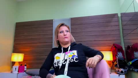 Snapshot of _jaadee_ chatting on 2, 5, 2026 JADE online show from 2, 5, 2026