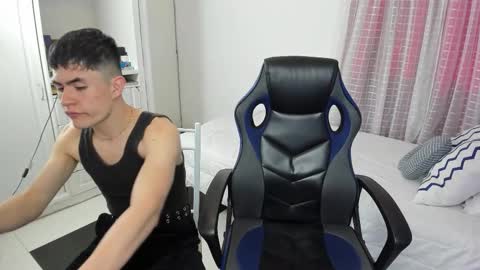 Snapshot of _jamesboy chatting on 4, 12, 2025 James online show from 4, 12, 2025