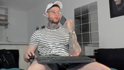 Snapshot of _jamesleandros chatting on 6, 1, 2025 jeison online show from 6, 1, 2025