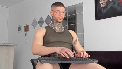 Snapshot of _jamesleandros chatting on 4, 2, 2025 jeison online show from 4, 2, 2025