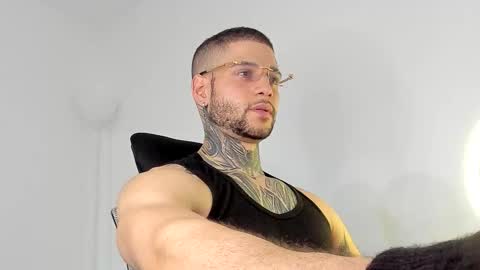 Snapshot of _jamesleandros chatting on 2, 10, 2025 jeison online show from 2, 10, 2025