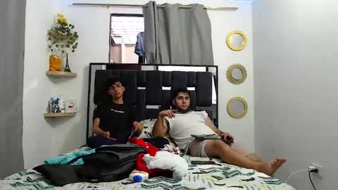 Snapshot of _jhossua_and_valerio_ chatting on 8, 3, 2026 JHOSSUA VALERIO online show from 8, 3, 2026