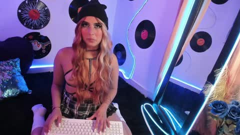 Snapshot of _karine01 chatting on 4, 2, 2025 _karine01 online show from 4, 2, 2025
