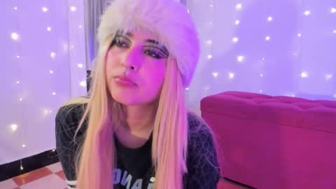 Snapshot of _karine01 chatting on 19, 9, 2025 _karine01 online show from 19, 9, 2025