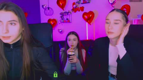 Snapshot of _kellykitten_ chatting on 4, 3, 2026 _kellykitten_ online show from 4, 3, 2026