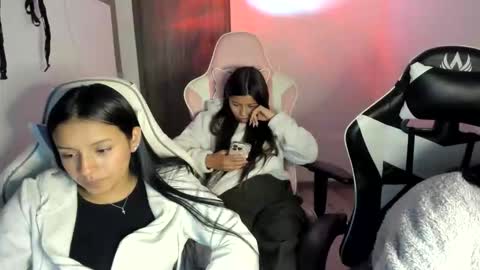 khloe sweet online show from 19, 11, 2025