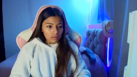 khloe sweet online show from 18, 4, 2026