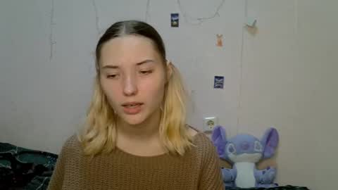 _kikiclark_ online show from 8, 9, 2025