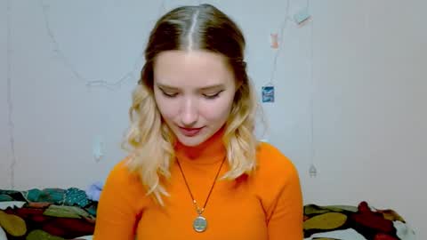 _kikiclark_ online show from 2, 10, 2025