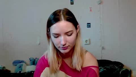 _kikiclark_ online show from 12, 10, 2025