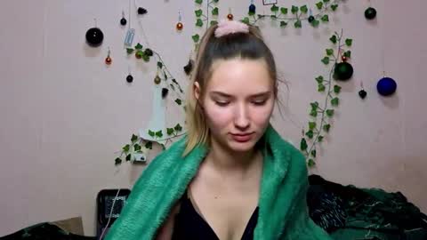 _kikiclark_ online show from 15, 1, 2026