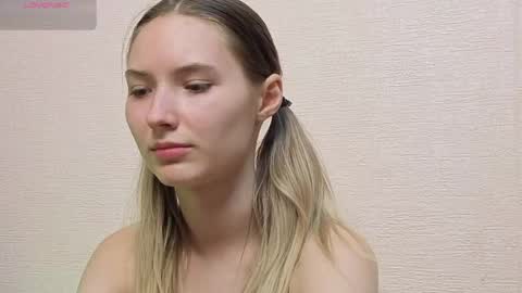 Snapshot of _kikiclark_ chatting on 24, 5, 2026 _kikiclark_ online show from 24, 5, 2026