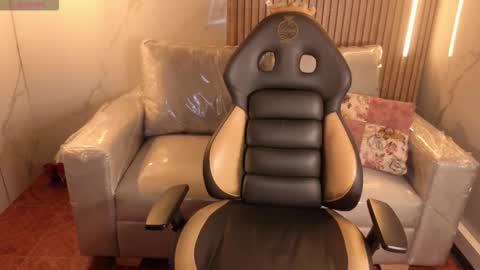 Snapshot of _kitten_1 chatting on 6, 1, 2026 _kitten_1 online show from 6, 1, 2026