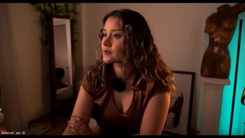 Snapshot of _lady_di chatting on 3, 2, 2026 Not on OF Some stuff for sale online show from 3, 2, 2026