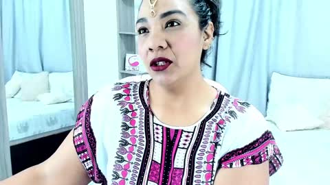 NAILHA SAJANI  online show from 11, 12, 2024