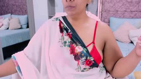 NAILHA SAJANI  online show from 17, 2, 2025