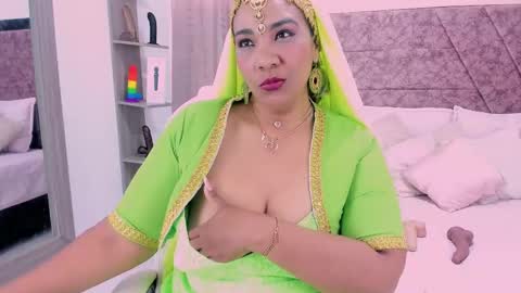 NAILHA SAJANI  online show from 18, 2, 2025