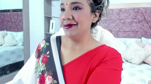 NAILHA SAJANI  online show from 25, 2, 2025