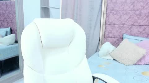 NAILHA SAJANI  online show from 5, 3, 2025