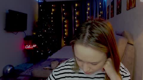 _lalune_ online show from 1, 12, 2024