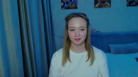 _lalune_ online show from 29, 12, 2024