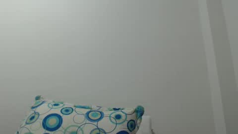 Lauren 3 online show from 15, 12, 2024