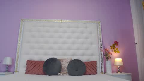 Snapshot of _lenapaul_ chatting on 1, 12, 2025 Lena Paul online show from 1, 12, 2025