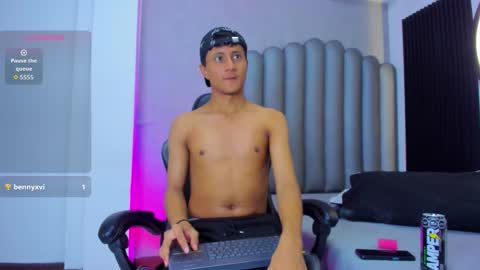 _leohot_ online show from 21, 12, 2025