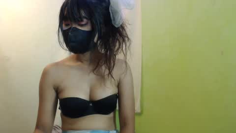 Snapshot of _lilies_gigi_ chatting on 19, 2, 2025 _lilies_gigi_ online show from 19, 2, 2025