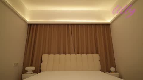 _lillilly_ online show from 14, 10, 2025