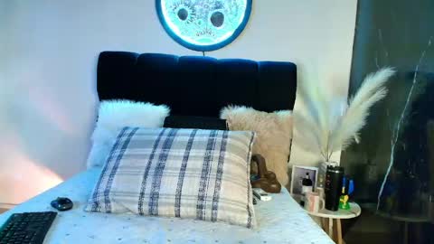Snapshot of _lorrayne_ chatting on 9, 5, 2026 Lorrayne online show from 9, 5, 2026