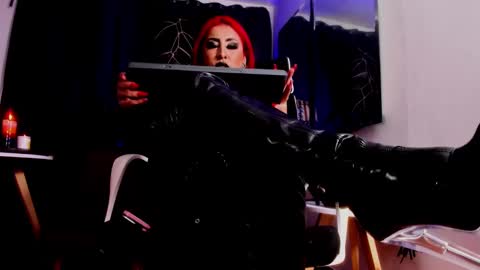 MISS LUNA online show from 12, 9, 2025