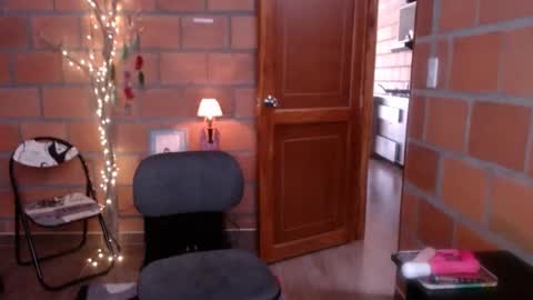 Snapshot of _lunablondie_ chatting on 2, 12, 2024 _lunablondie_ online show from 2, 12, 2024