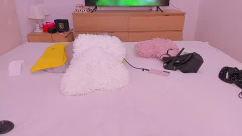 Lynna online show from 4, 12, 2024