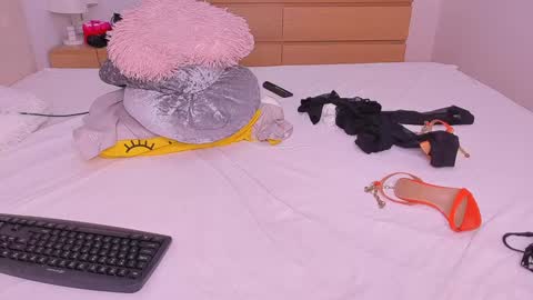 Lynna online show from 6, 12, 2024