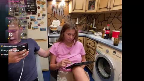 Snapshot of _magic_kis chatting on 9, 9, 2025 _magic_kis online show from 9, 9, 2025