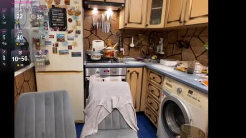 Snapshot of _magic_kis chatting on 18, 9, 2025 _magic_kis online show from 18, 9, 2025