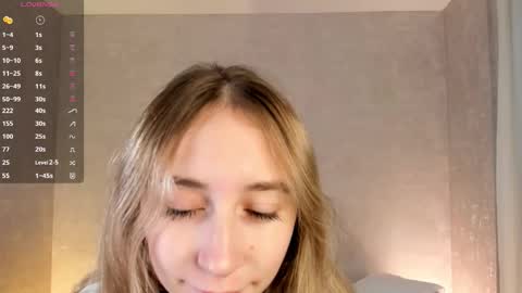  Gwen  online show from 10, 10, 2025