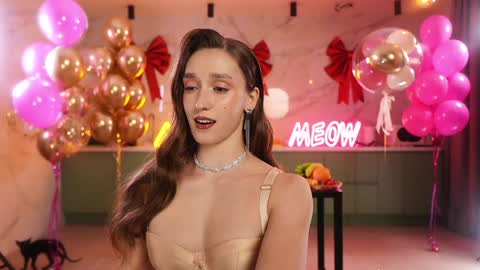 Snapshot of _meganmeow_ chatting on 19, 9, 2025 Saturday - start 2030-2130 GMT online show from 19, 9, 2025