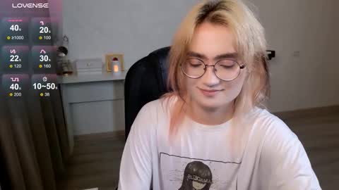 _meow_neko_ online show from 9, 11, 2025