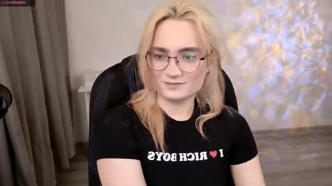 _meow_neko_ online show from 14, 3, 2026