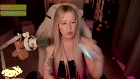 Snapshot of _meowmiko__ chatting on 24, 7, 2026 miko3 online show from 24, 7, 2026