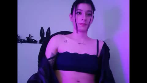 Mia-foster online show from 26, 2, 2025