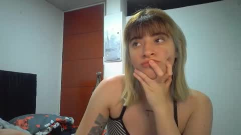 Mia-foster online show from 4, 4, 2026