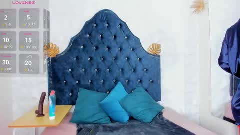 _mia_milf_ online show from 23, 3, 2026