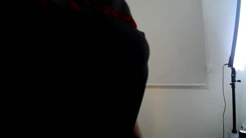  Mia  online show from 16, 12, 2025