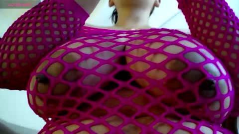  Mia  online show from 16, 4, 2026